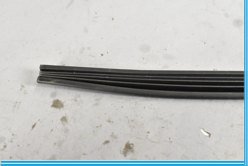 Load image into Gallery viewer, 09-12 BMW 750Li 750i F01 F02 Right Sun Roof Weather Seal Rubber Gasket Seal Oem
