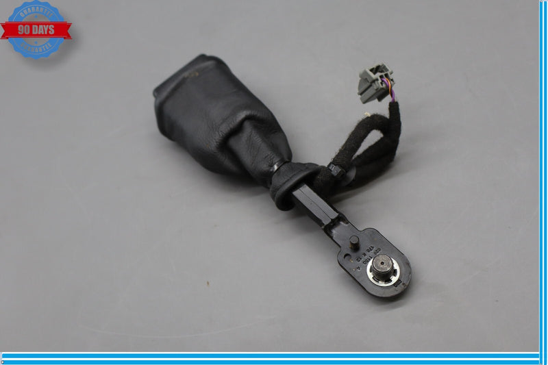 Load image into Gallery viewer, 14-22 Maserati Quattroporte Front Right Passenger Side Seat Belt Buckle Oem
