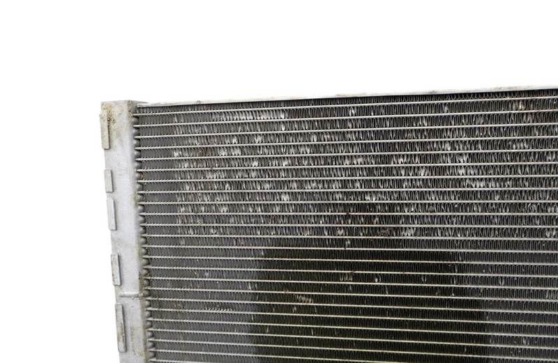 Load image into Gallery viewer, 09-15 BMW 750Li 750Li xDrive Engine Motor Cooling Radiator 17117576827 Oem
