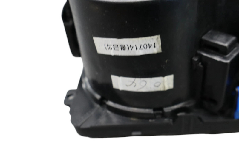 Load image into Gallery viewer, 15-17 Hyundai Genesis G80 Center Console Cup Holder Assembly 84670B1000 Oem
