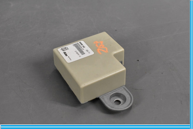 Load image into Gallery viewer, 11-16 BMW 528i 535i 550i F10 Radio Phone Antenna Module Unit 6935024-01 Oem
