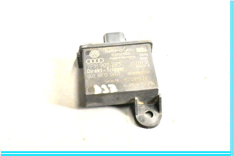 Load image into Gallery viewer, 11-18 Porsche Cayenne Tire Pressure Monitor Sensor Module TPMS 7PP907283 Oem
