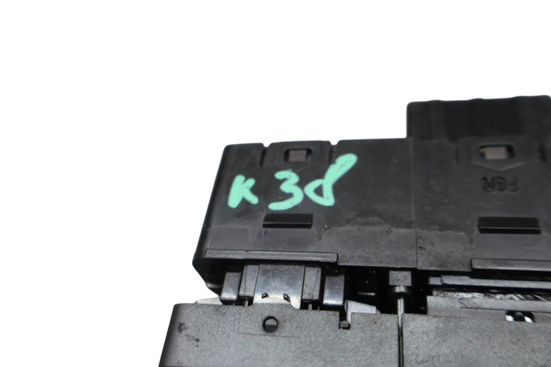 Load image into Gallery viewer, 11-13 Hyundai  Equus SIG Right Side Seat Heat Switch Control 933103N001 Oem
