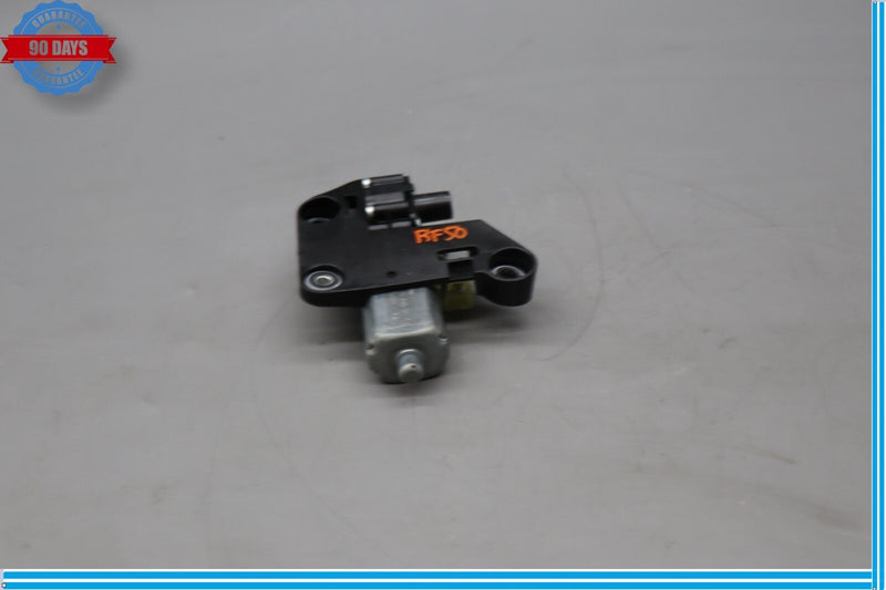 Load image into Gallery viewer, 09-15 BMW 750i F01 F02 F10 Rear Right Passenger Door Window Sun Shade Motor Oem
