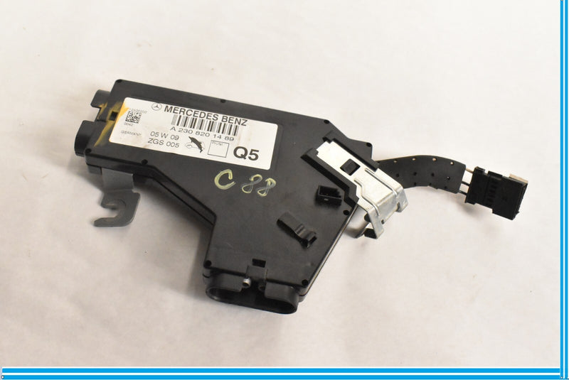 Load image into Gallery viewer, 03-06 MERCEDES SL500 SL600 R230 FRONT RIGHT SIDE ANTENNA AMP AMPLIFIER MODULE
