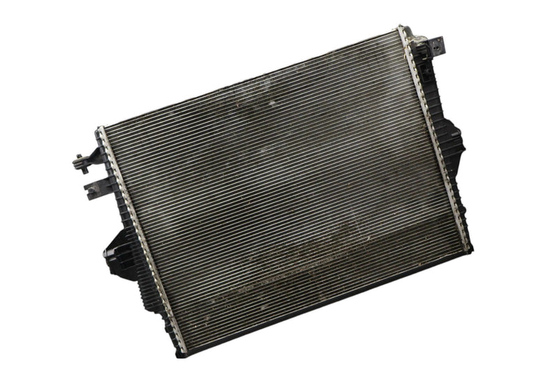 Load image into Gallery viewer, 11-17 Volkswagen VW Touareg Engine Water Cooling Radiator 95810613210 Oem
