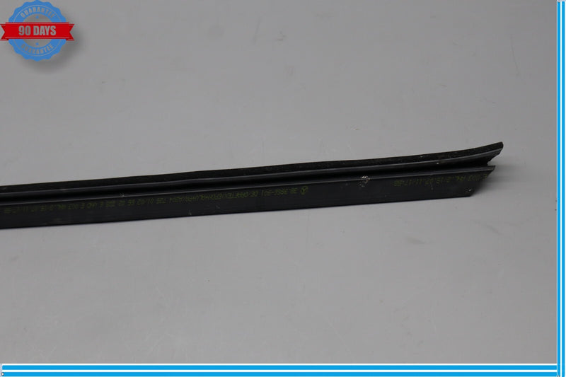 Load image into Gallery viewer, 08-14 Mercedes W204 C350 Front Right Side Door Window Glass Rubber Seal Oem
