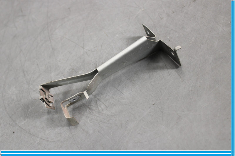 Load image into Gallery viewer, 10-16 Mercedes E350 E550 Right Passenger Side Air Deflector Bracket Mount Oem
