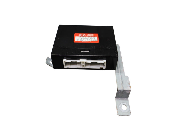 Load image into Gallery viewer, 11-13 Hyundai Equus Rear Parking Assist Control Module Unit 95700-3N000 Oem

