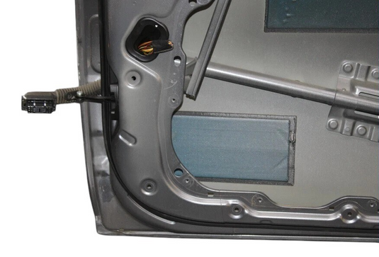 15-16 Hyundai Genesis Front Right Passenger Side Door Shell Cover Panel Oem