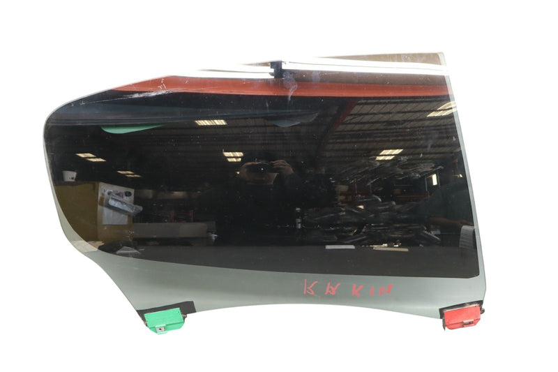 Load image into Gallery viewer, 03-13 Maserati Quattroporte M139 Rear Right Side Door Window Auto Glass Oem
