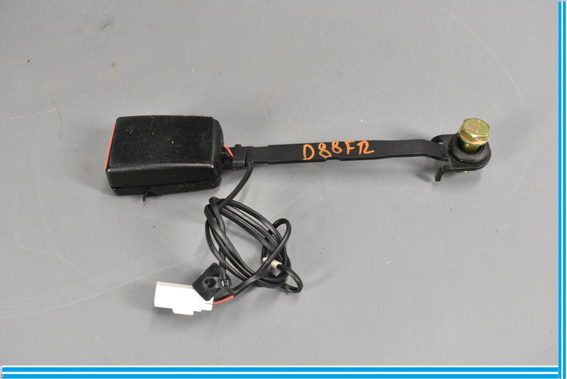 Load image into Gallery viewer, 04-08 Maserati Quattroporte Front Right Seat Belt Buckle Latch Black Oem
