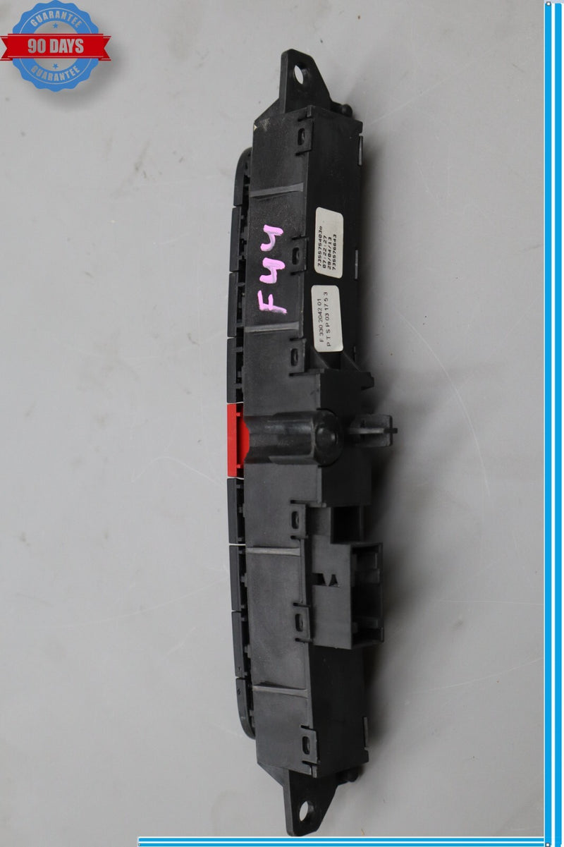 Load image into Gallery viewer, 14-17 Fiat 500L FWD Flasher Hazard 4 Way Warning Button Switch Oem
