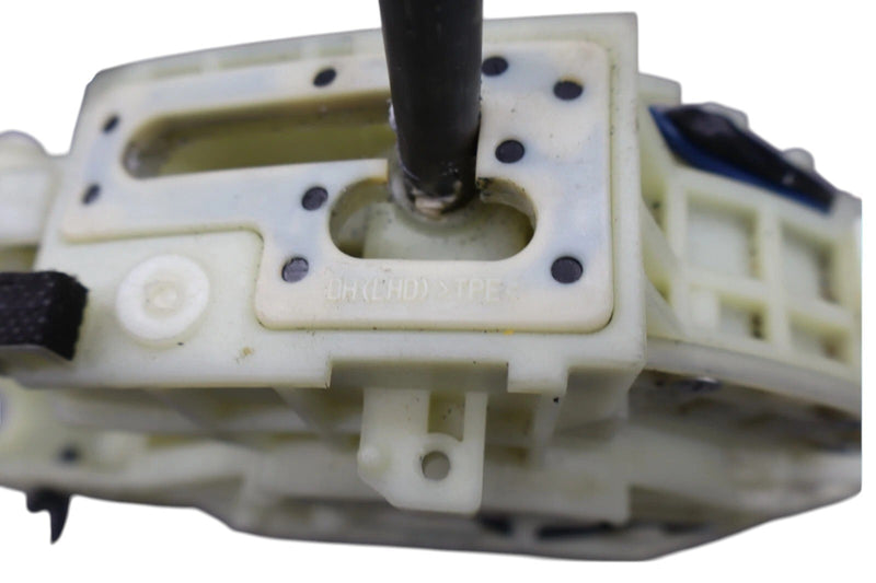 Load image into Gallery viewer, 15-17 Hyundai Genesis Automatic Gear Shifter Floor Selector Assembly Oem
