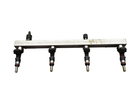 03-19 Maserati Quattroporte Left Side Fuel Injection Rail Line w/ Injectors Oem