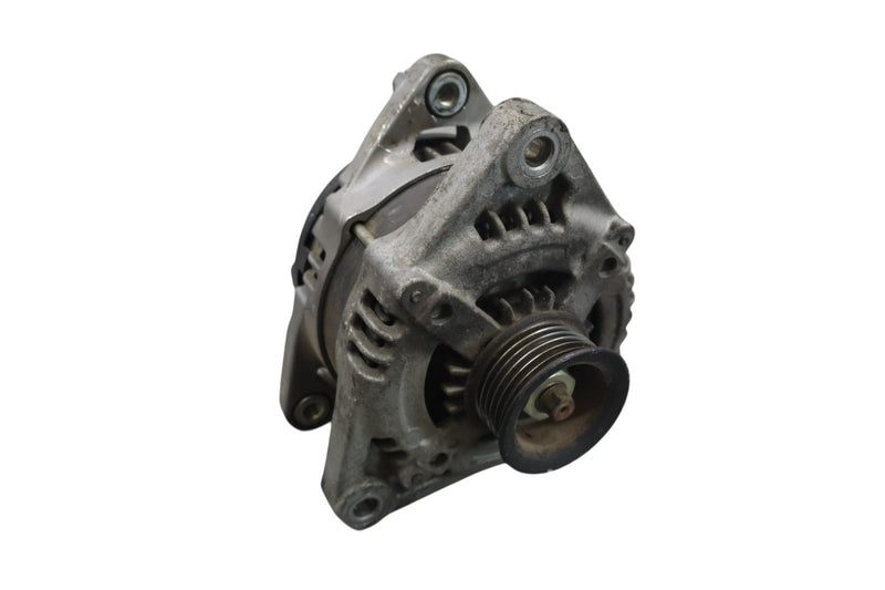 Load image into Gallery viewer, 15-17 Hyundai Genesis G80 Engine Alternator Generator 373003C552 Oem
