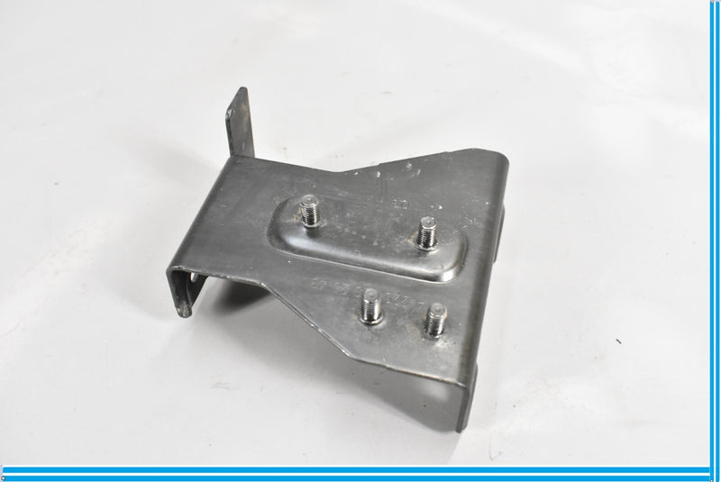 Load image into Gallery viewer, 03-06 Mercedes S600 ABS Pump Left Hose Line Mount Bracket A2203202643 Oem
