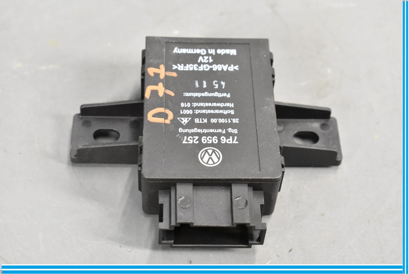 Load image into Gallery viewer, 11-18 Volkswagen VW Touareg Backrest Release Control Module Unit ECU Oem
