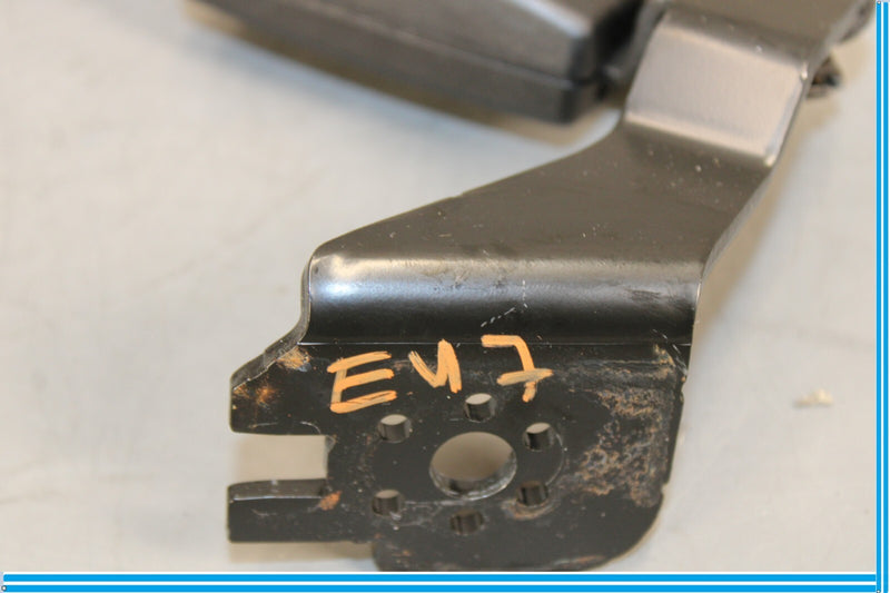 Load image into Gallery viewer, 11-18 Audi A8 Rear Seat Belt Single Buckle Receiver Oem
