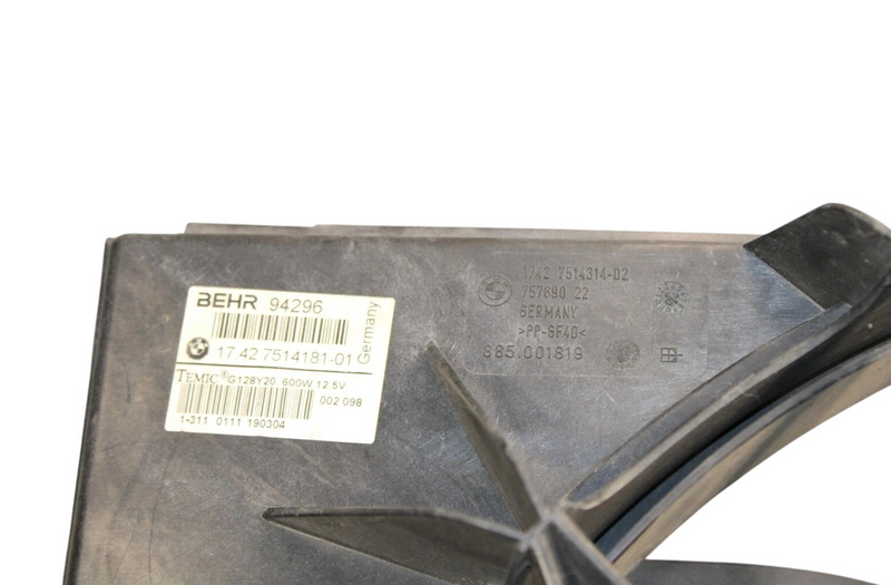 Load image into Gallery viewer, 04-05 BMW 645Ci E64 Engine Motor Radiator Condenser Cooling Fan Assembly Oem
