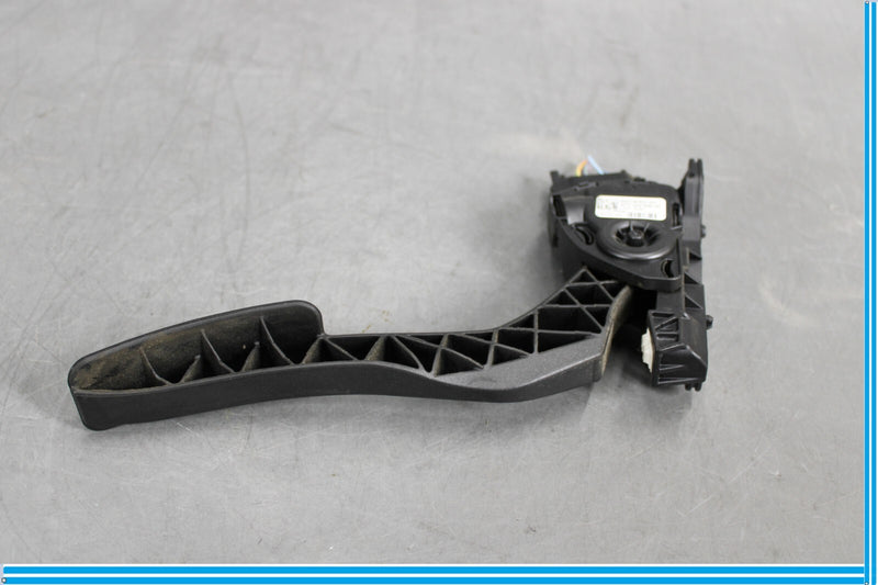 Load image into Gallery viewer, 09-15 Jaguar X250 XF XFR Gas Accelerator Pedal W/Pad 9X239F832AA Oem
