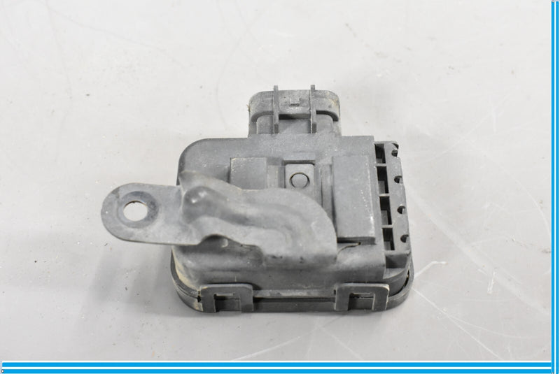Load image into Gallery viewer, 02-10 Lexus SC430 Thermistor Cooler Sensor Smog Ventilation 8889830010 Oem
