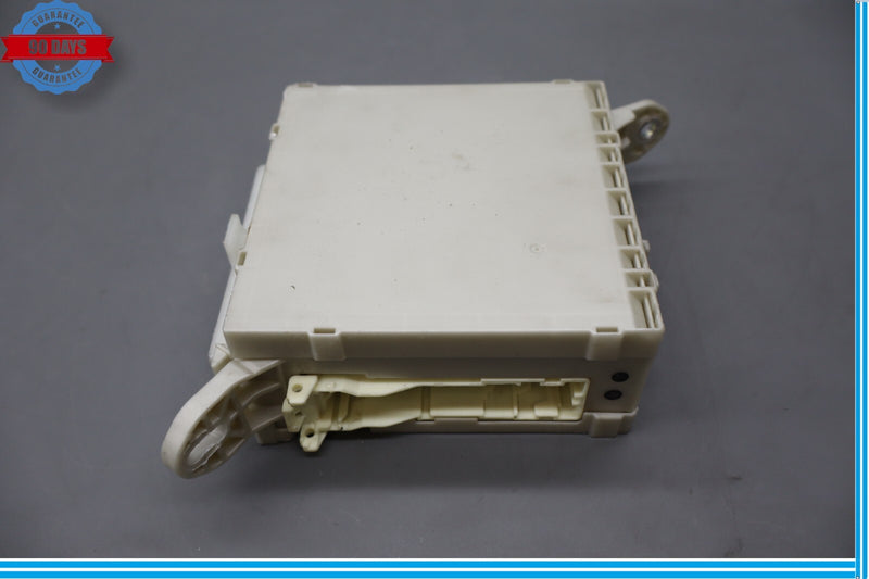 Load image into Gallery viewer, 07-09 Lexus LS460 Rear Trunk Fuse Relay Junction Box Module 8267050120 Oem
