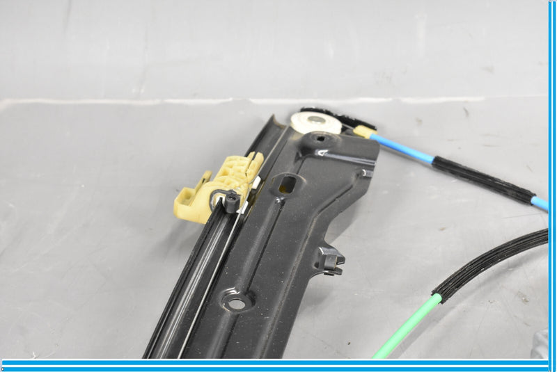 Load image into Gallery viewer, 11-16 BMW 528i 535i F10 Front Right Side Window Regulator Lifter /w Motor Oem
