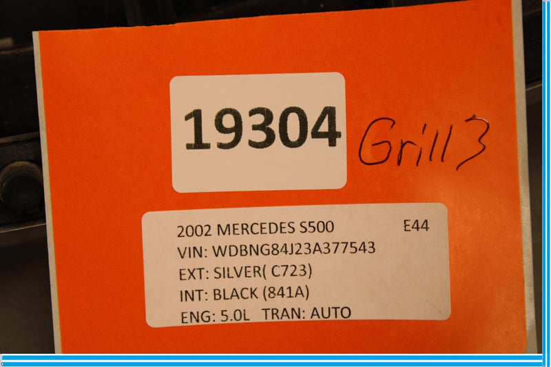 Load image into Gallery viewer, 00-06 Mercedes W220 S500 Front Radiator Hood Center Grille A2208800383 Oem
