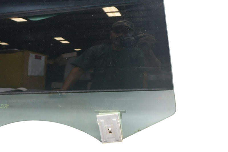 Load image into Gallery viewer, 12-18 Mercedes W218 CLS400 Rear Right Passenger Side Door Window Auto Glass Oem

