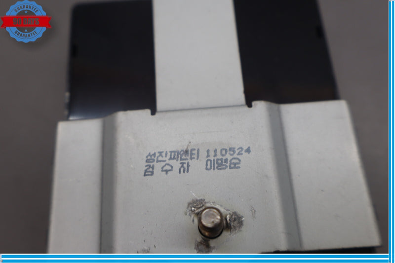 Load image into Gallery viewer, 11-13 Hyundai Equus Park Assist Blind Spot Control Module 957703N260 Oem
