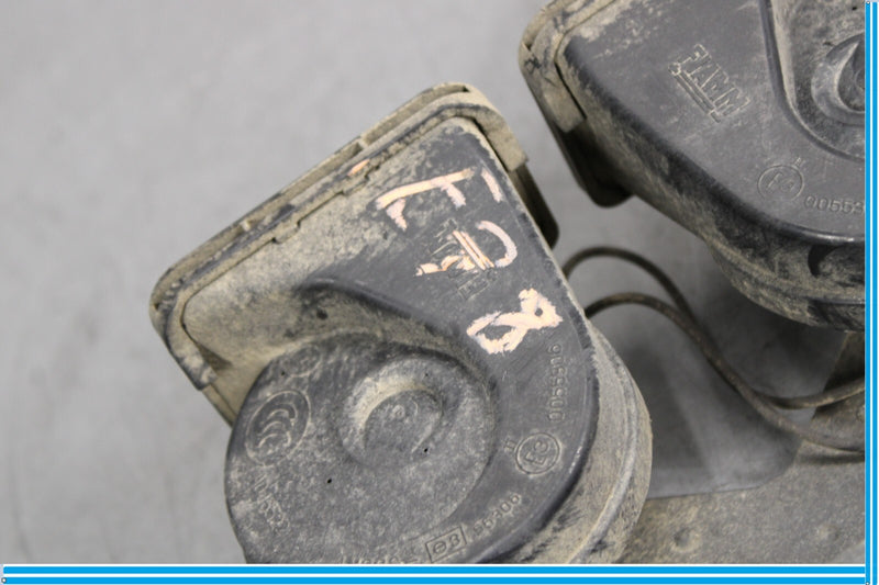 Load image into Gallery viewer, 10-13 Land Range Rover Sport Dual Tone Note Horn Signal Oem
