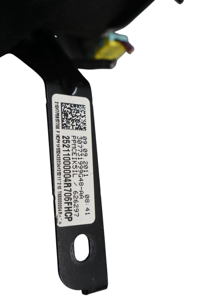 Load image into Gallery viewer, 11-18 Volkswagen VW Touareg Front Right Side Seat Belt Retractor 7P0857706 Oem
