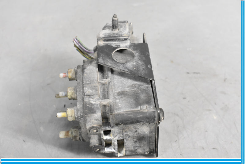 Load image into Gallery viewer, 07-14 Mercedes W221 S550 Air Suspension Supply Valve Block Control Module Oem
