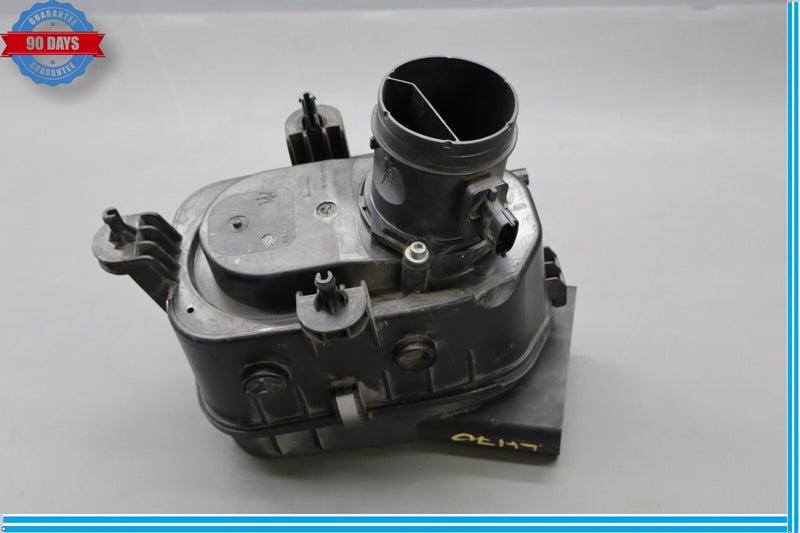 Load image into Gallery viewer, 14-18 Maserati Quattroporte Left Side Engine Air Intake Filter 670005844 Oem
