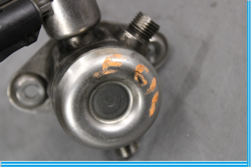 Load image into Gallery viewer, 09-12 BMW 750i 750Li F01 F02 F10 High Pressure Fuel Pump 13517595339 Oem
