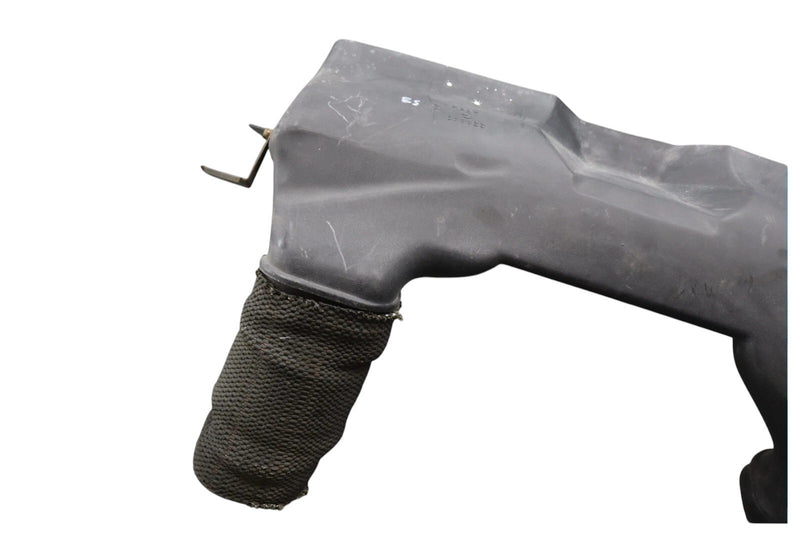 Load image into Gallery viewer, 07-11 Maserati Quattroporte Front Engine Air Duct Conveyor OEM
