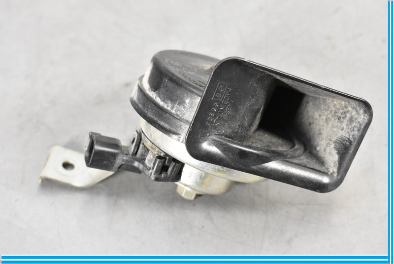 Load image into Gallery viewer, 14-20 Maserati Quattroporte Right Low Horn Tone Note Alarm Siren Signal Oem
