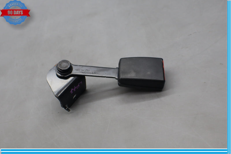 Load image into Gallery viewer, 09-15 BMW 750Li 750Li xDrive Rear Left Side Seat Belt Buckle Receiver Oem
