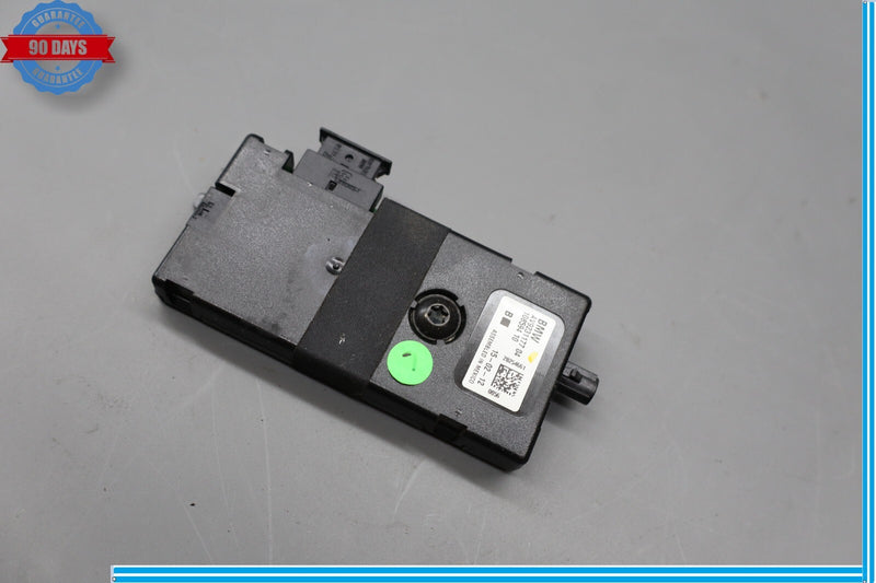 Load image into Gallery viewer, 12-15 BMW F30 328i 320i Radio Stereo Trap Antenna Amplifier Diversity Module Oem
