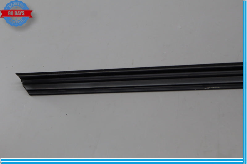 Load image into Gallery viewer, 08-14 Mercedes W204 C350 Front Right Side Door Window Glass Rubber Seal Oem
