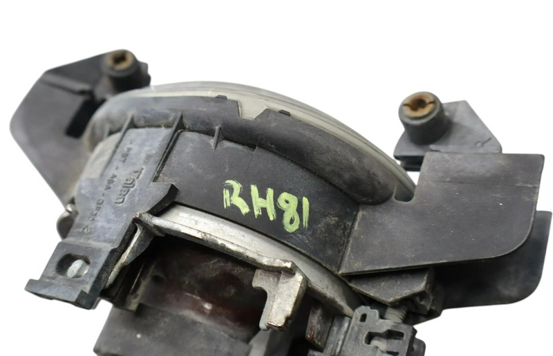 Load image into Gallery viewer, 97-00 Jaguar XK8 XKR Front Right Passenger Side Fog Light Lamp LJA5090AC Oem
