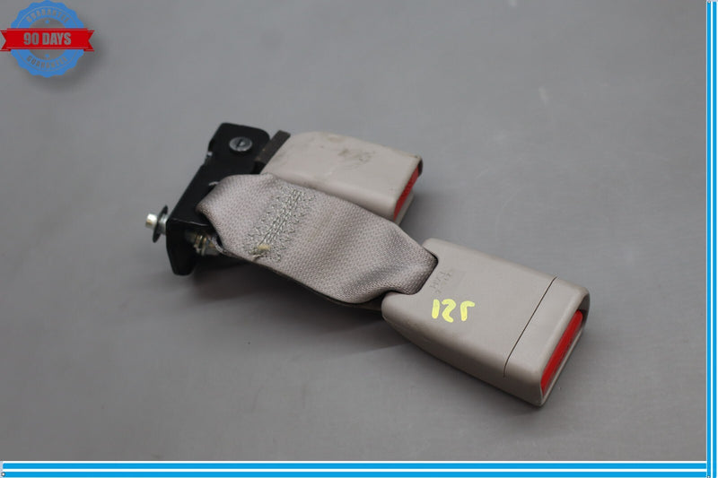 Load image into Gallery viewer, 15-18 Hyundai Genesis Rear Center &amp; Right Seat Belt Seatbelt Dual Buckle Oem
