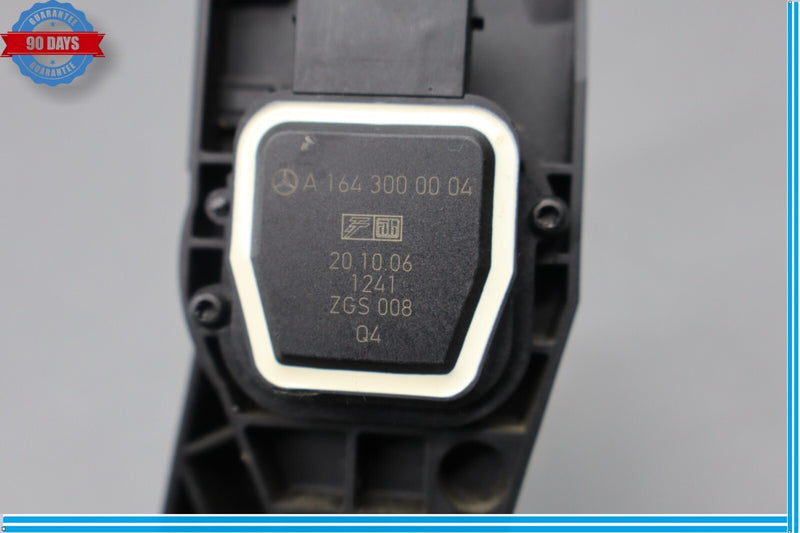 Load image into Gallery viewer, 06-13 Mercedes W164 GL550 GL450 Gas Throttle Pedal Accelerator 1643000004 Oem
