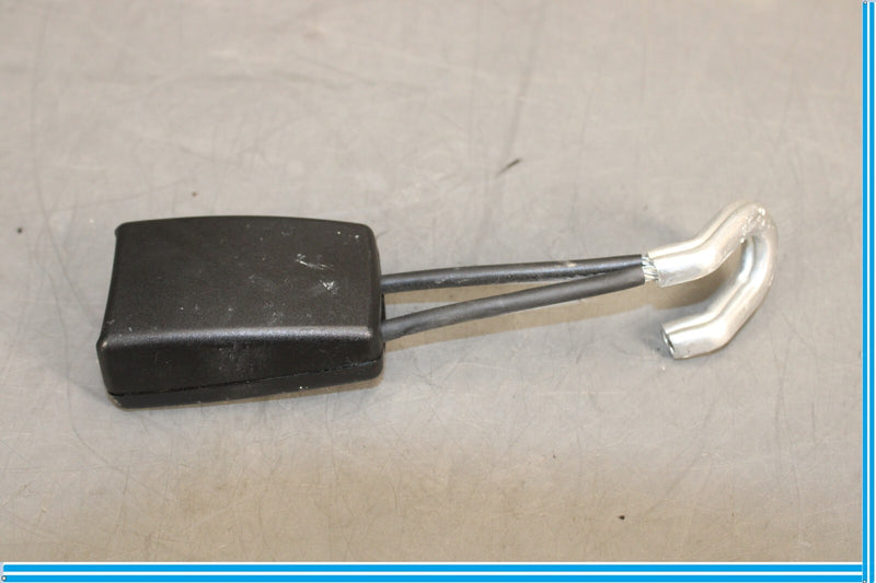 Load image into Gallery viewer, 06-11 Mercedes CLS550 CLS500 W219 Rear Left Side Seat Belt Seatbelt Buckle Oem
