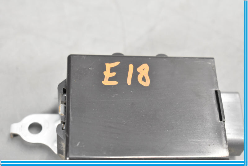 Load image into Gallery viewer, 07-12 Lexus LS460 Bus Buffer Computer Control Module 89112-50030 Oem

