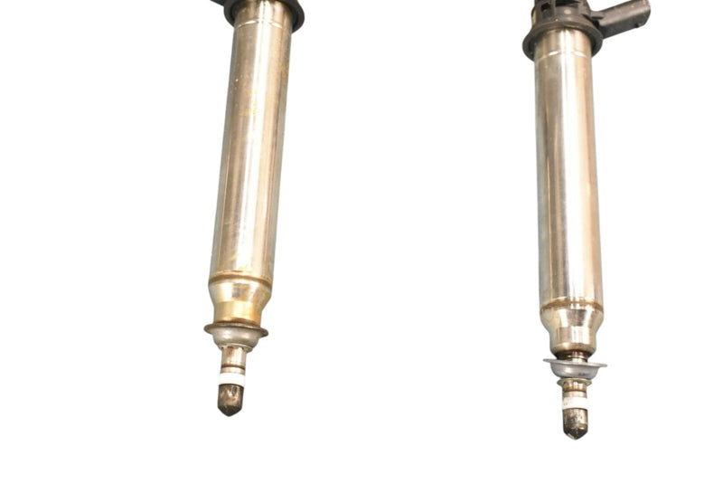 Load image into Gallery viewer, 12-16 Mercedes W207 E350 Right Side Fuel Injection Rail Line w/ Injectors OEM
