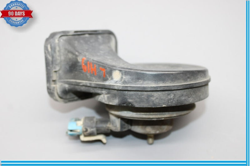 Load image into Gallery viewer, 03-09 Hummer H2 Front Left Side Low Tone Note Pitch Signal Horn Oem
