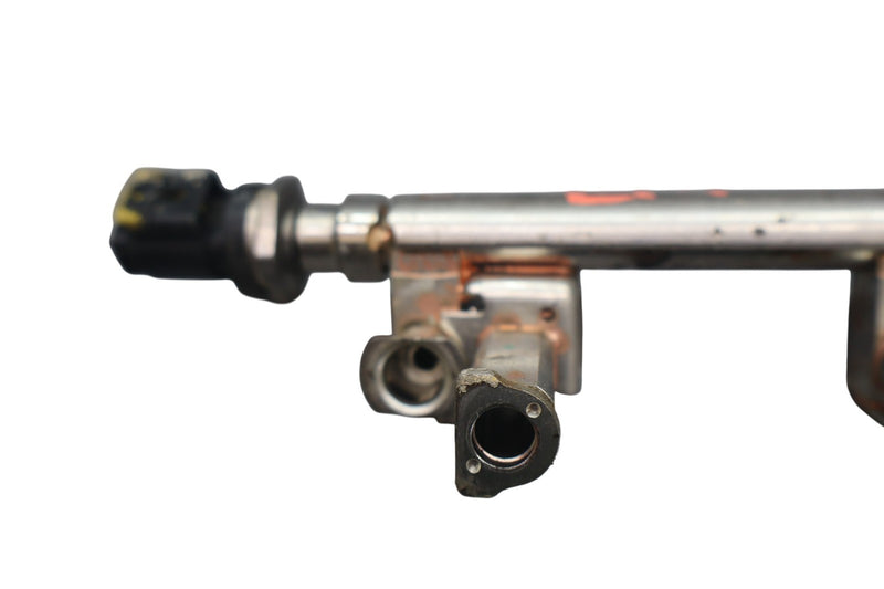 Load image into Gallery viewer, 13-21 Jaguar X152 F-Type XE XF 3.0L Right Side Engine Fuel Injection Rail Oem
