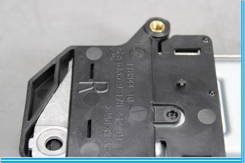 Load image into Gallery viewer, 09-15 BMW 750i 750Li Front Right Passenger Side Seat Belt Control Module Oem
